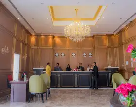 Premium Strato Hotel