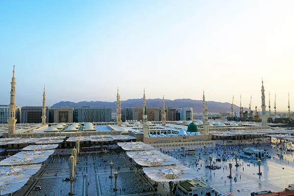 Deluxe April Umrah packages for UK Travellers