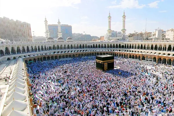 Sumptuous April umrah Deals from Makkah tours