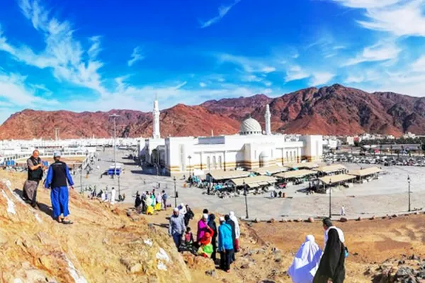 Deluxe birmingham Umrah packages for UK Travellers