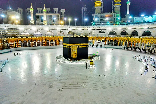 Deluxe blackburn Umrah packages for UK Travellers