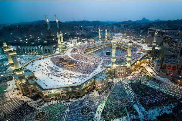 Low cost Easter Umrah packages for Family
