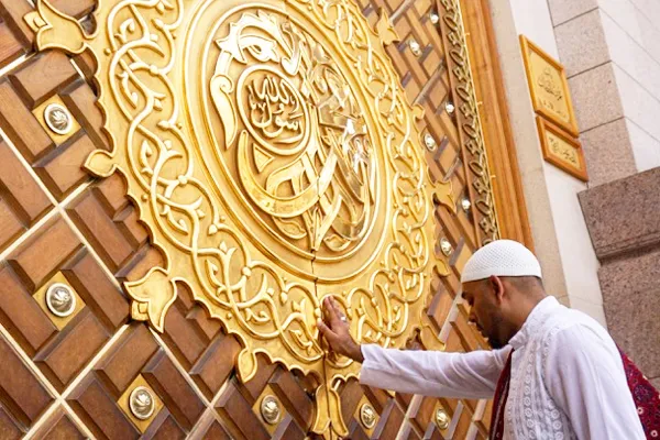 Economy Class March Umrah packages for Uk Peoples